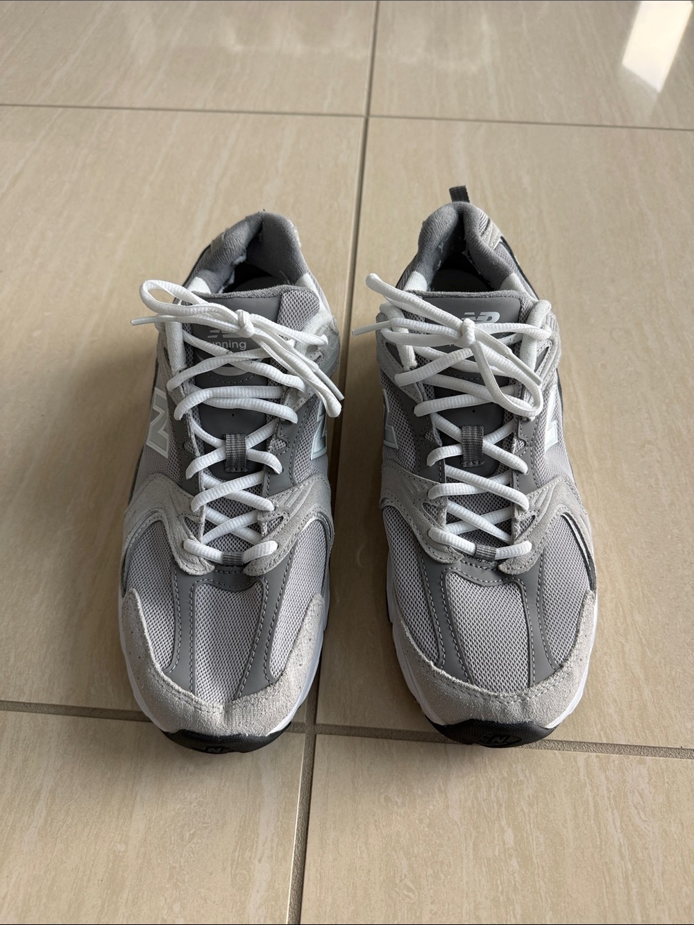 New Balance Men's Grey and White Athletic Sneakers